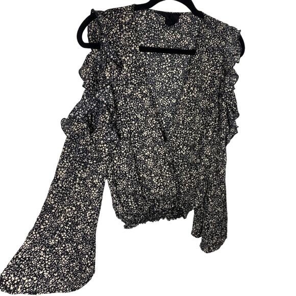 Blue Life Raven Top Floral Cold Shoulder Bell Sleeve Blouse Black Cream Women XS - Picture 4 of 11